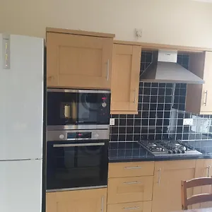 https://london-luxury-apartments-5-min-walk-from-ilford-station.cambridgehotelsuk.com