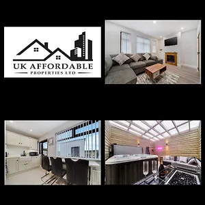 Ardoyne 'sleeping 4 Guests' Villa